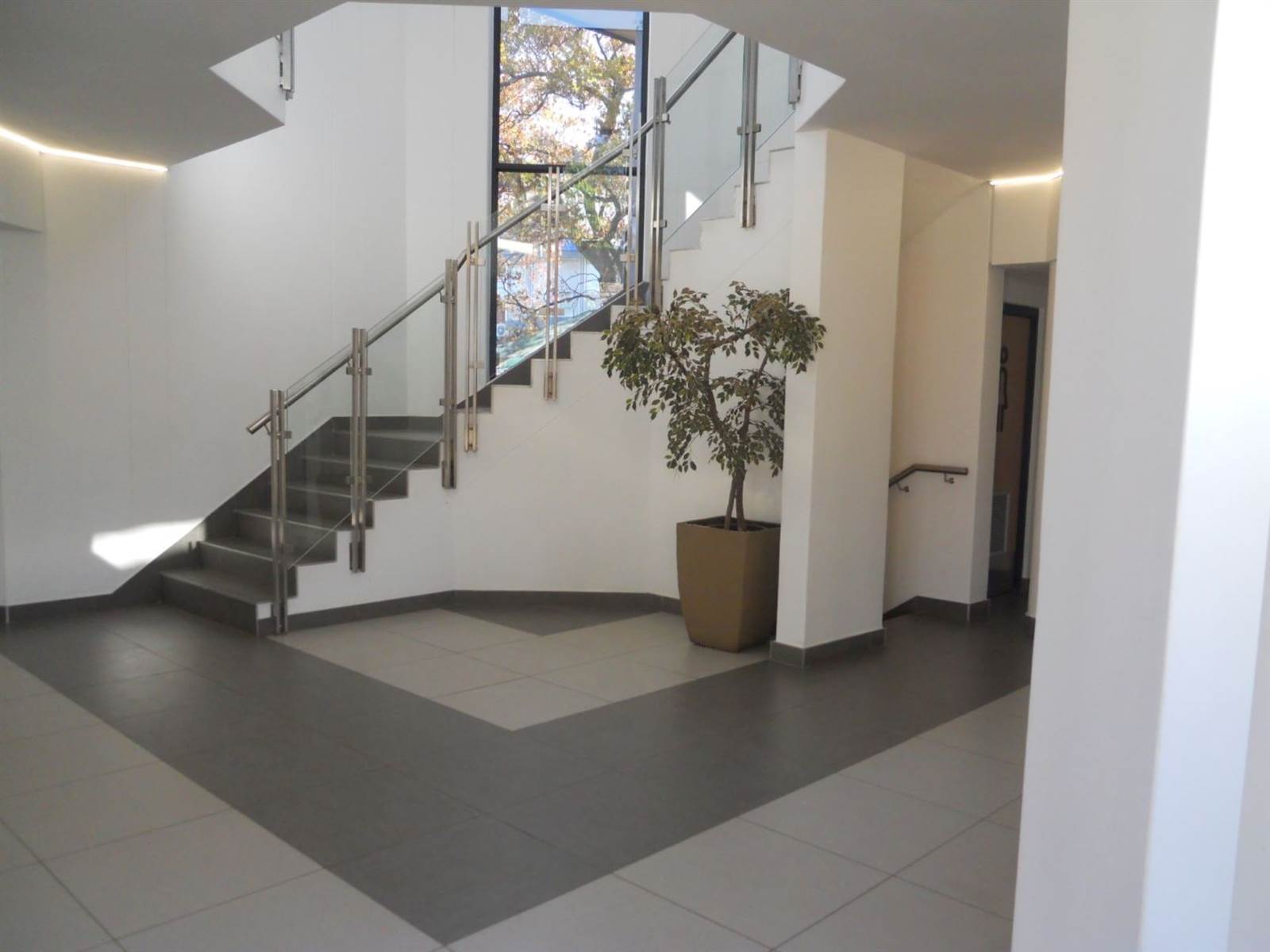 229  m² Office Space in Woodmead photo number 3