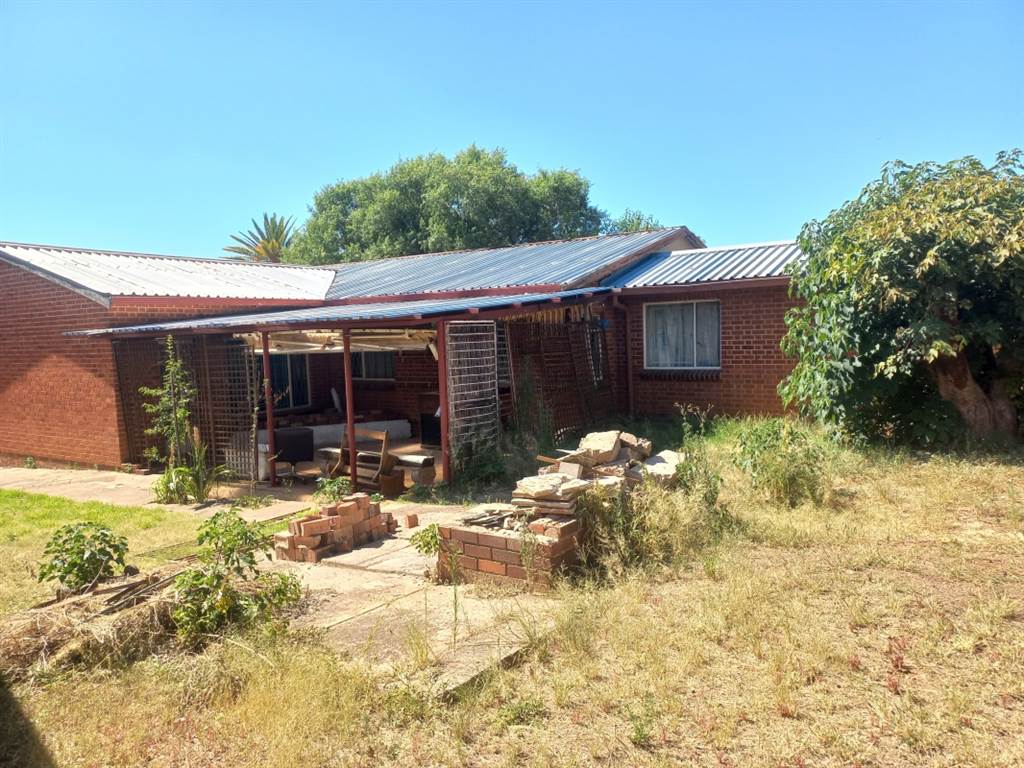 4 Bed House in Uitsig photo number 23