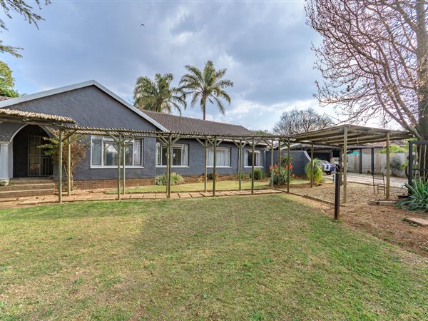 4 Bedroom House 4 Bedroom House