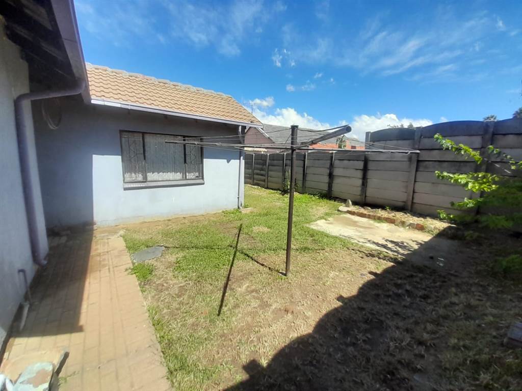4 Bed House in Boksburg North photo number 22