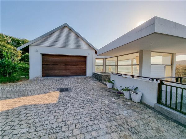 4 Bedroom House 4 Bedroom House