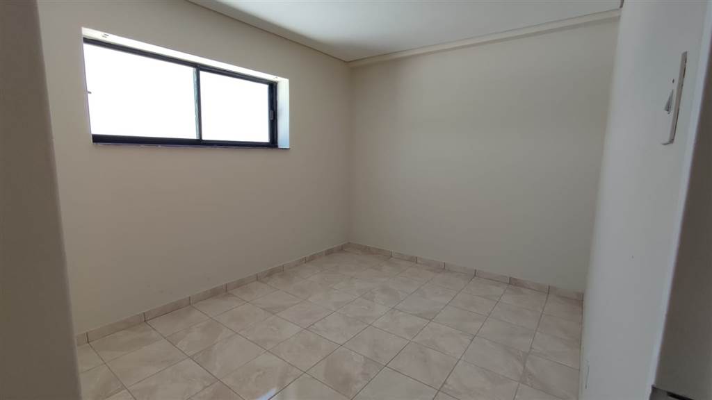 117  m² Commercial space in Edenvale photo number 12