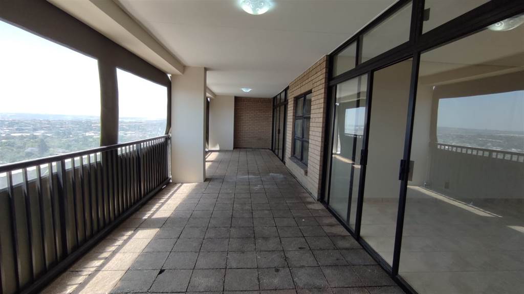 117  m² Commercial space in Edenvale photo number 10