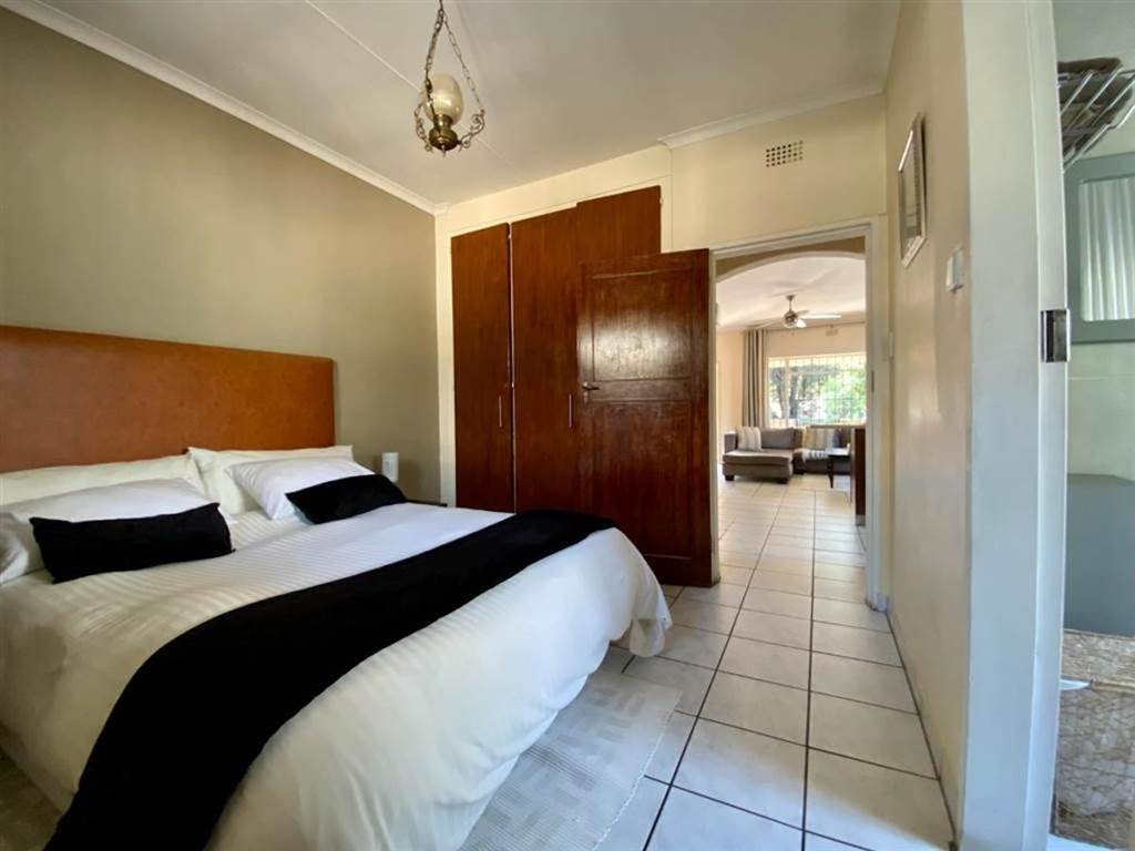 Bachelor apartment in Morninghill photo number 4