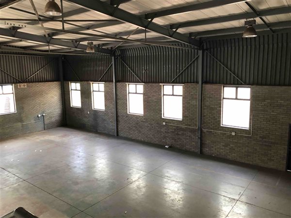 917  m² Industrial space