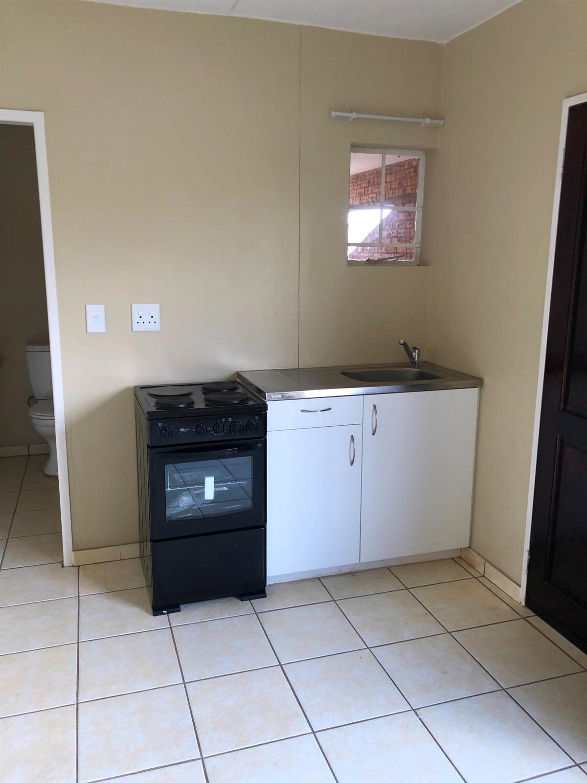 2 Bed Flat in Randfontein photo number 21