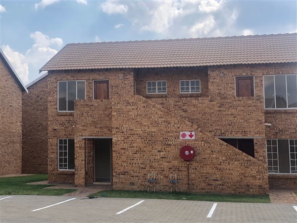 2 Bed Flat in Randfontein