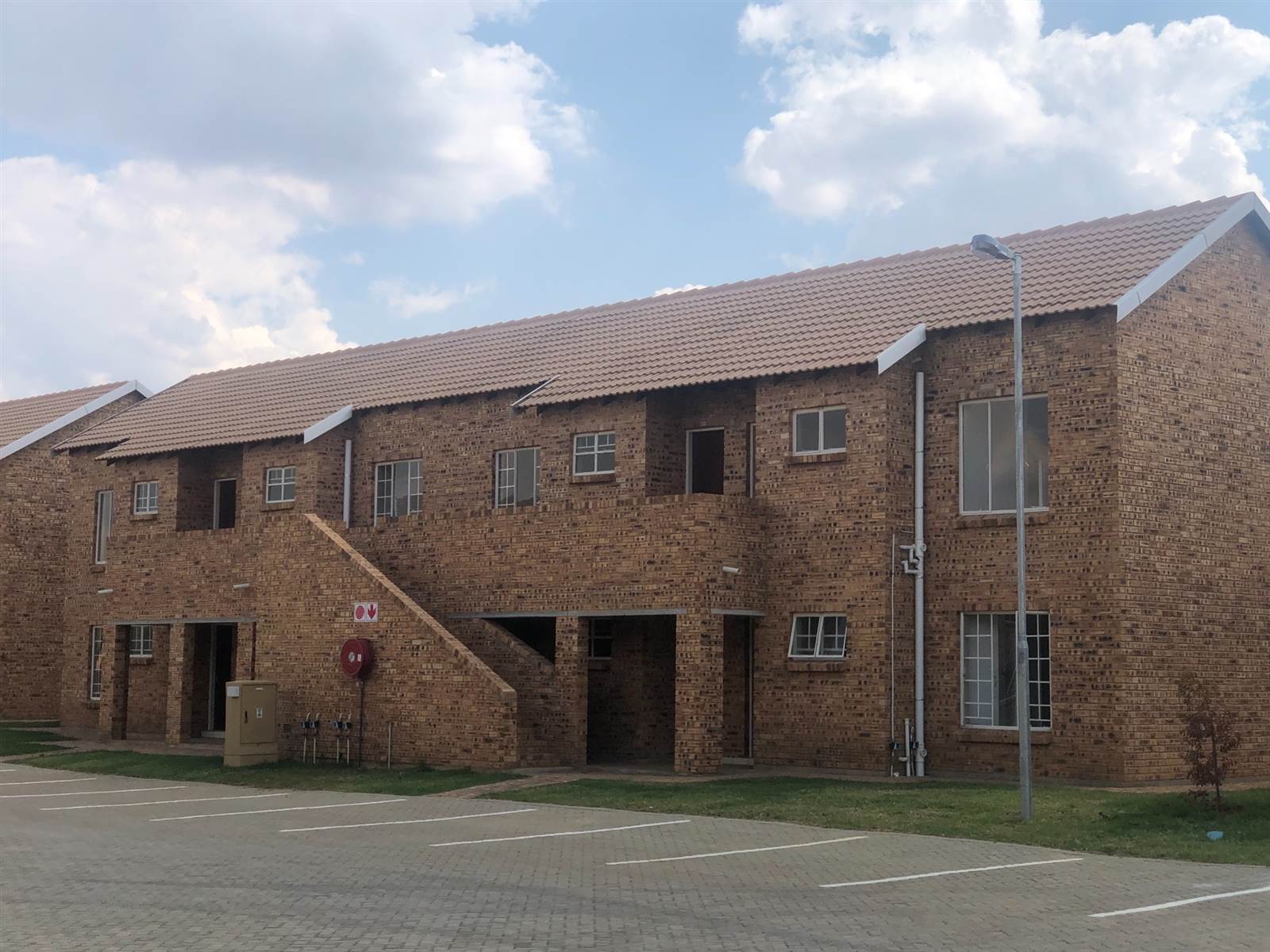 2 Bed Flat in Randfontein photo number 11