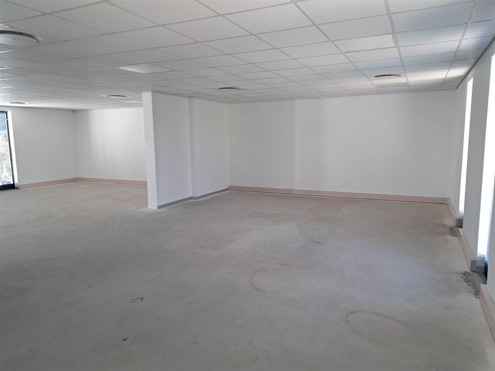 142  m² Commercial space in Durbanville Central photo number 19