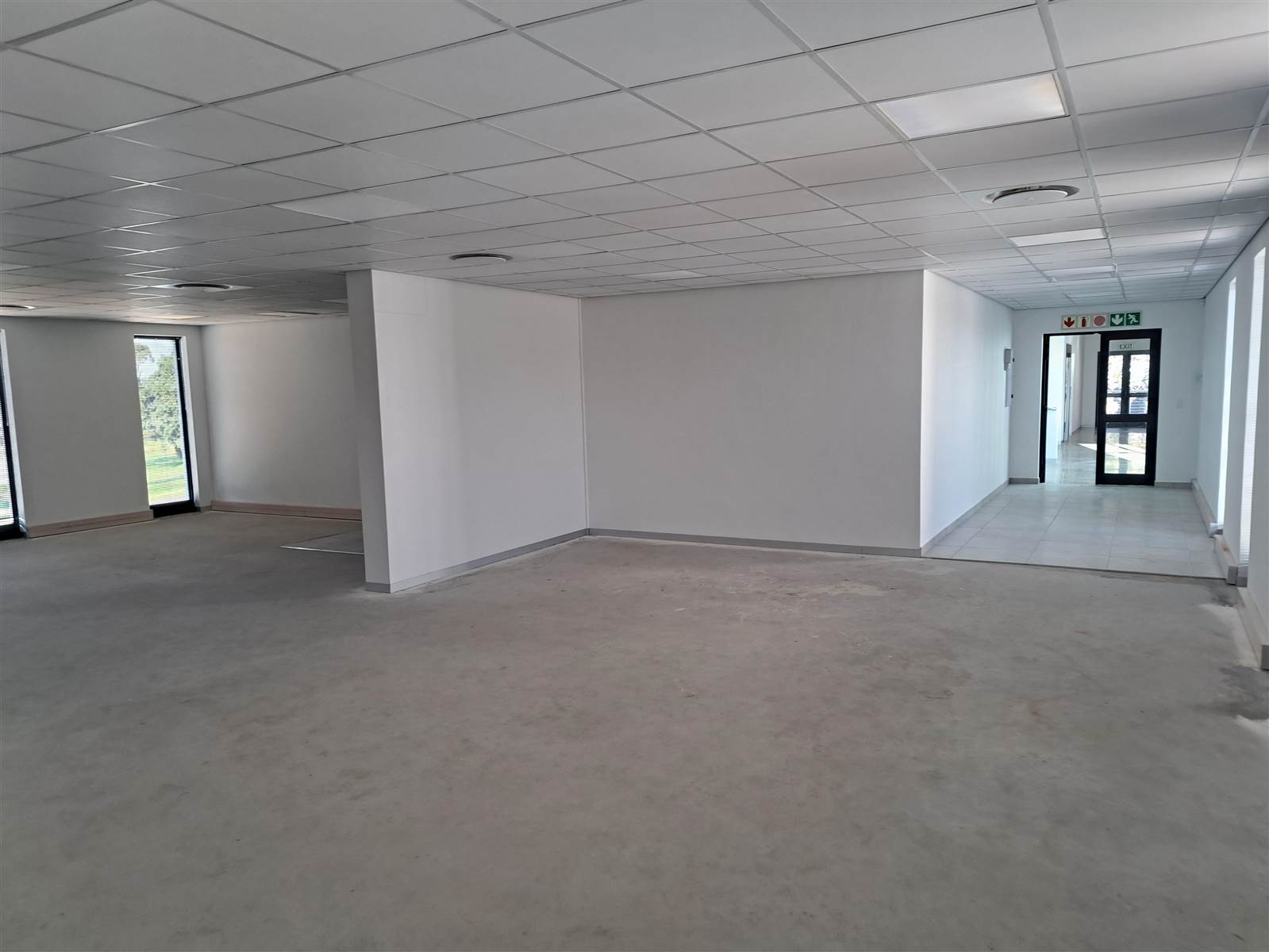 142  m² Commercial space in Durbanville Central photo number 16