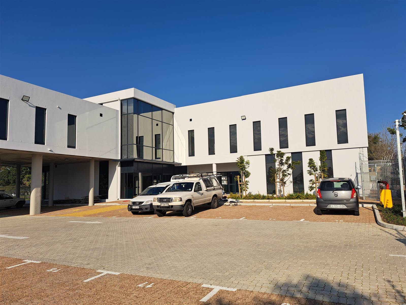 142  m² Commercial space in Durbanville Central photo number 1
