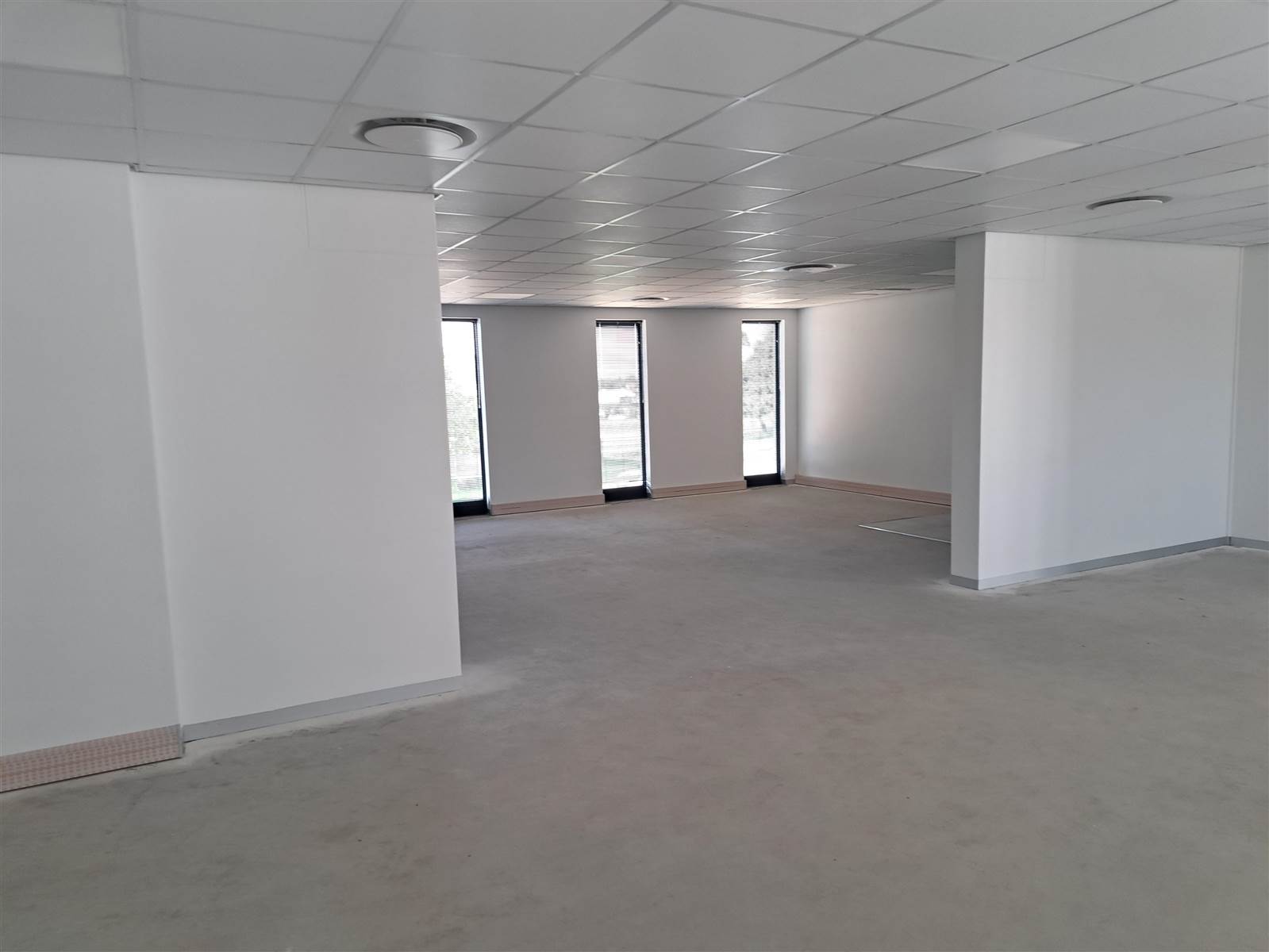 142  m² Commercial space in Durbanville Central photo number 17