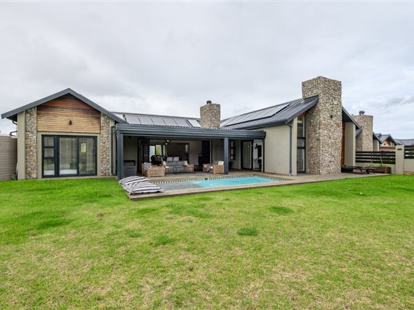 4 Bedroom House 4 Bedroom House