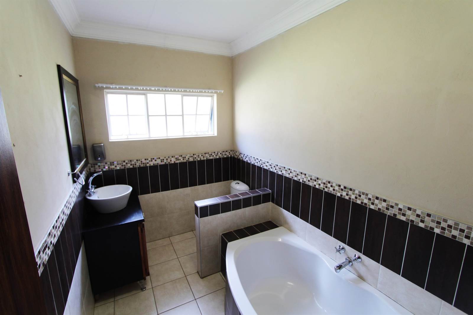 4 Bed House in Modimolle photo number 14