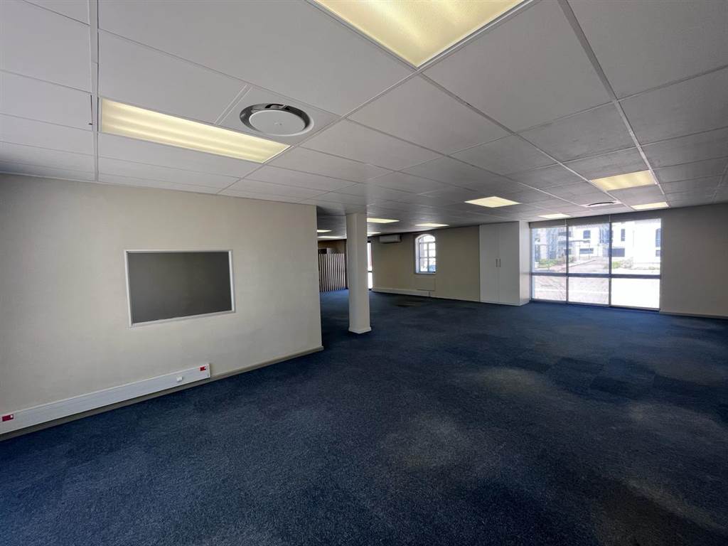 225  m² Commercial space in Jamestown photo number 4