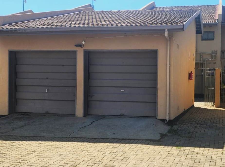 4 Bed Townhouse in Bo Dorp photo number 12