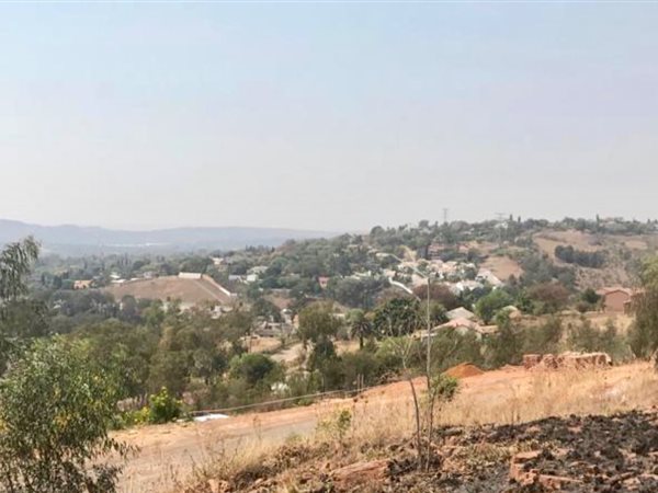 1555 m² Land available in Waterkloof Heights