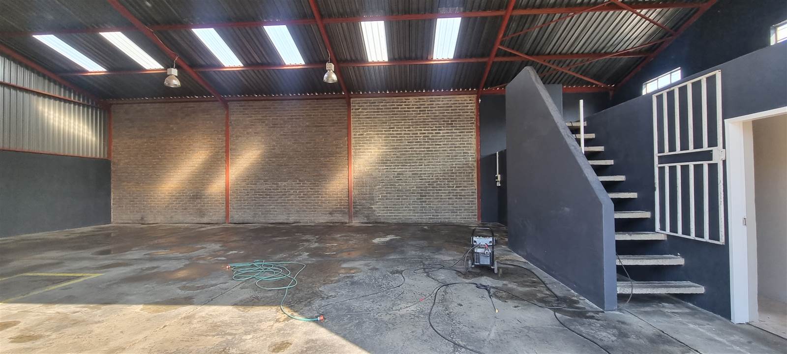 290  m² Industrial space in Anderbolt photo number 9