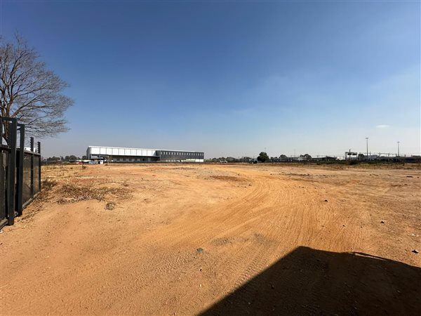 10 000  m² Industrial space