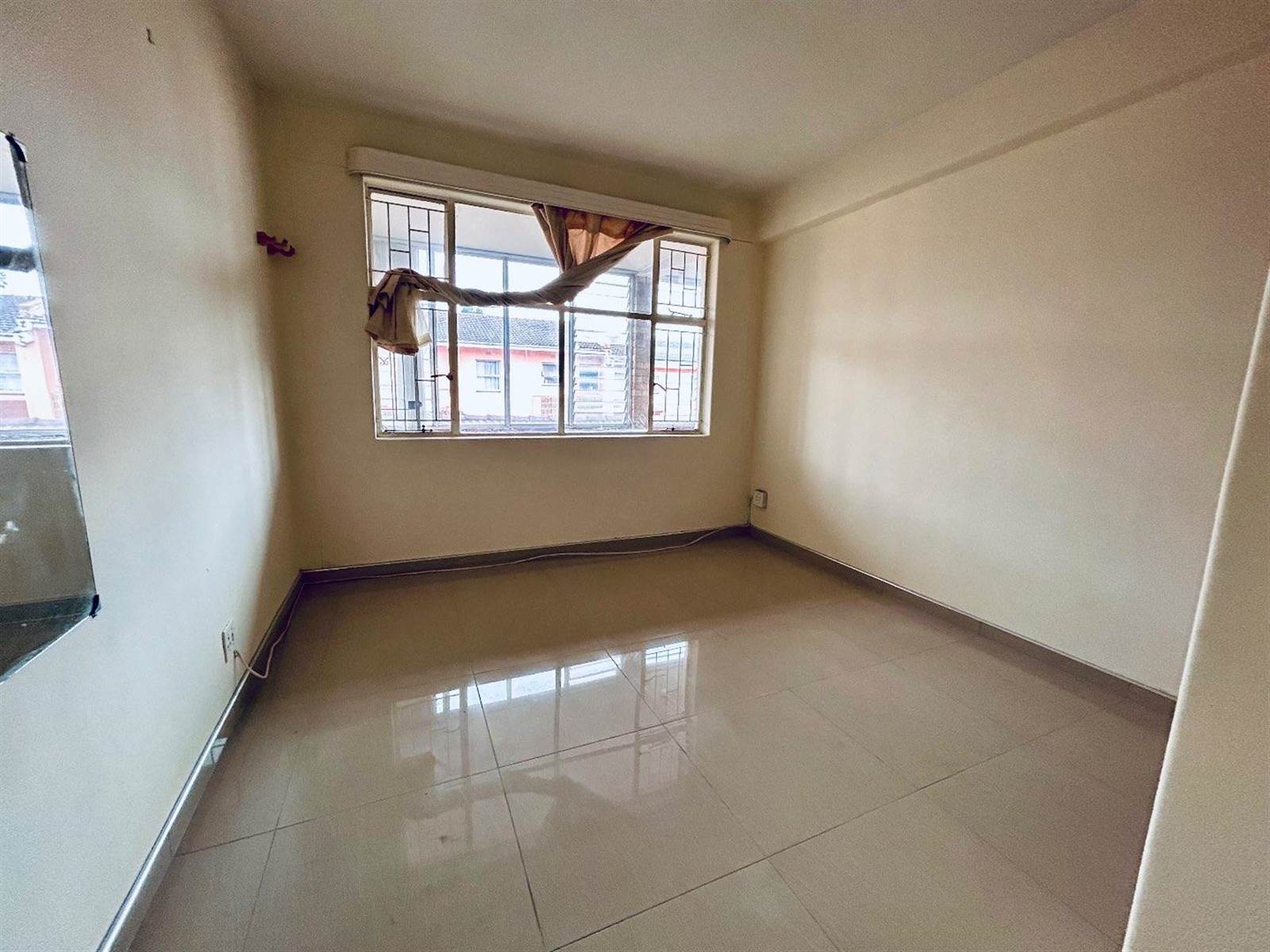 2 Bed Apartment in Vryheid photo number 8