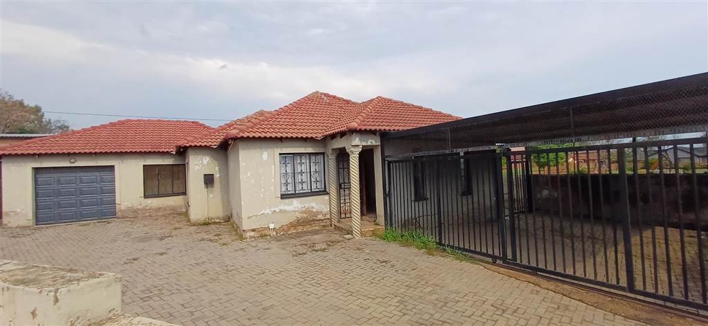 4 Bed House in Mamelodi West photo number 1