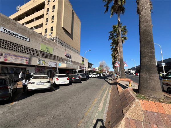 125  m² Commercial space