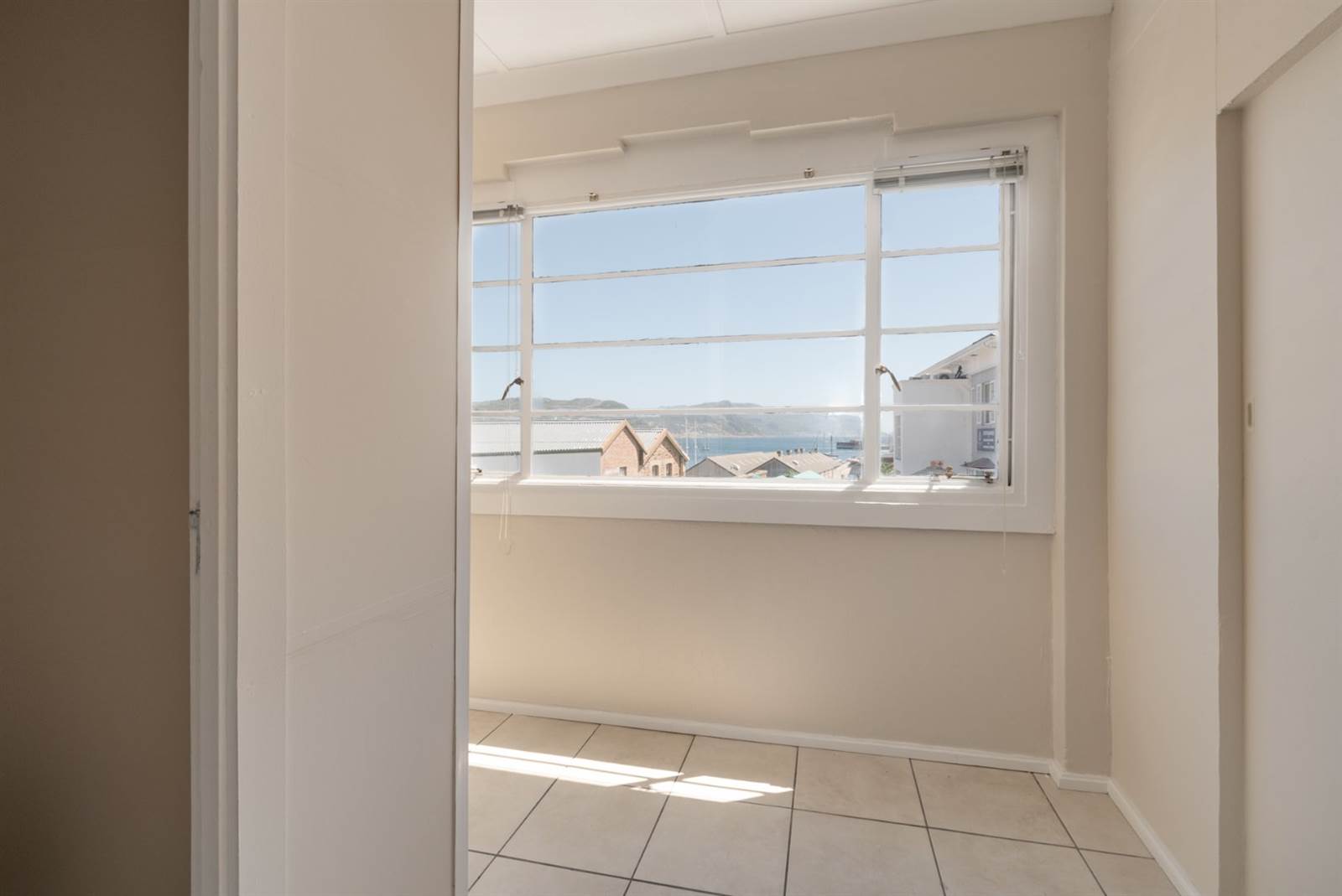 22  m² Commercial space in Simons Town photo number 10