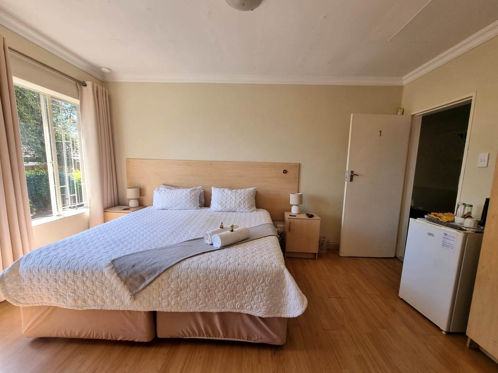 8 Bed House in Garsfontein photo number 13