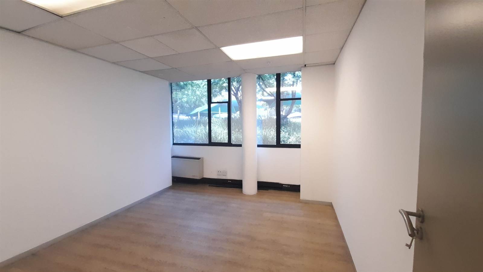 787  m² Commercial space in Isando photo number 15