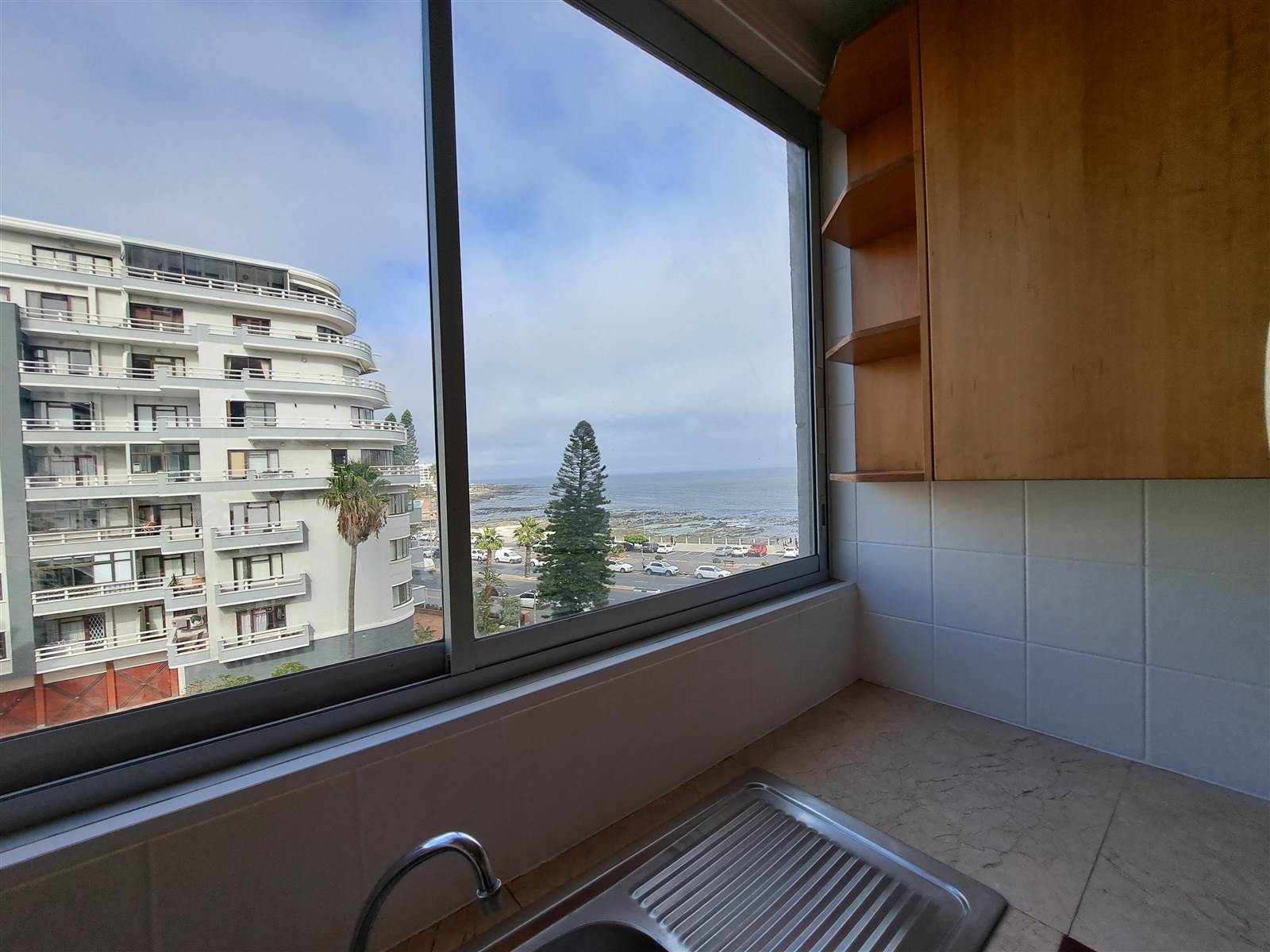 2 Bed Apartment in Sea Point photo number 10