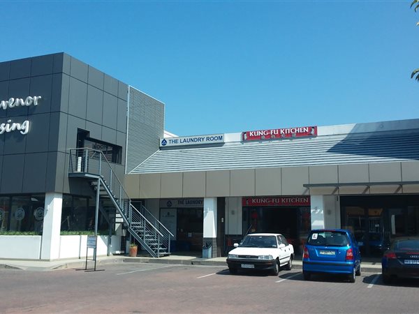 1 000  m² Retail Space