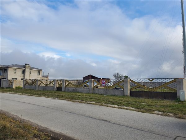 1050 m² Land available in Parsons Vlei