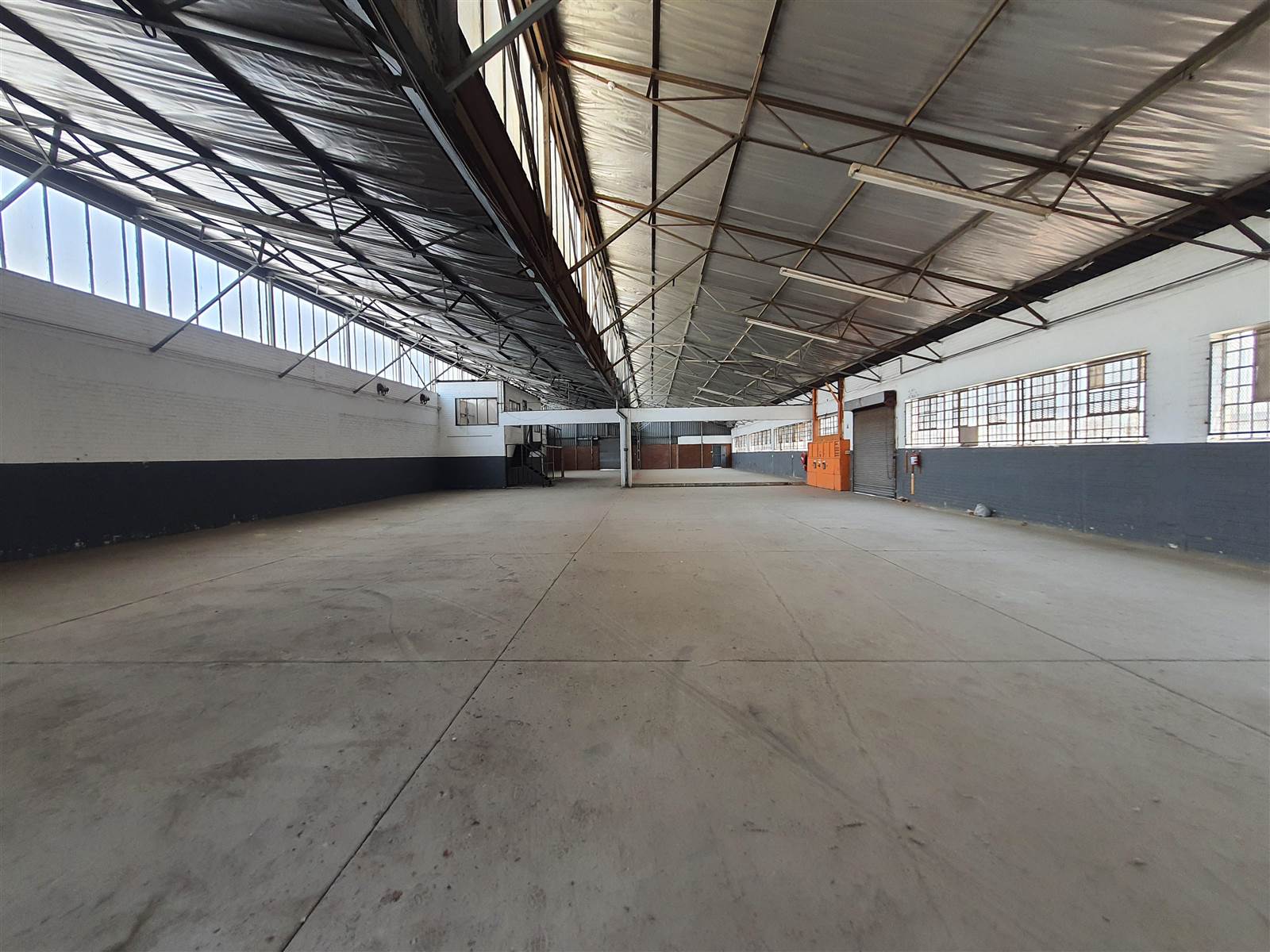 847  m² Industrial space in Benrose photo number 4