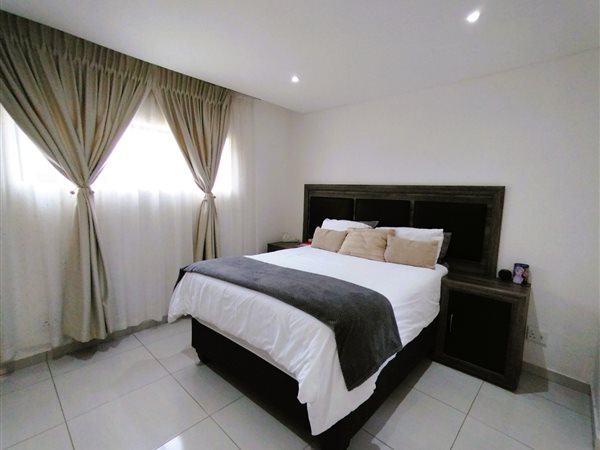 3 Bedroom Townhouse 3 Bedroom Townhouse