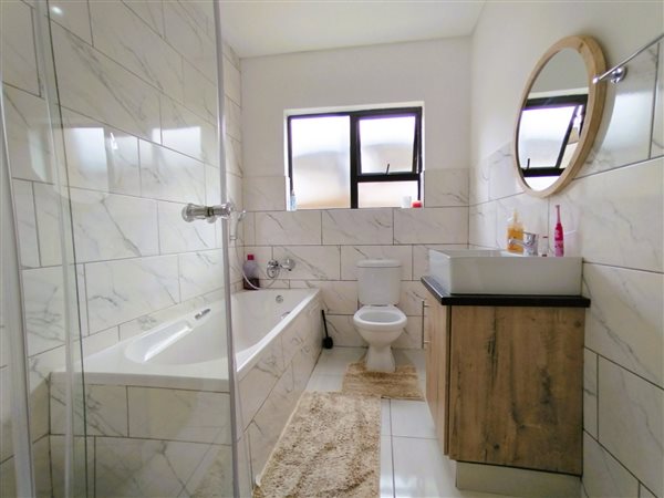 3 Bedroom Townhouse 3 Bedroom Townhouse