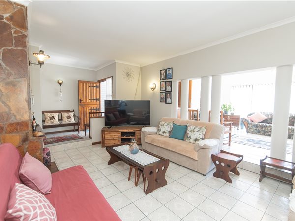 3 Bedroom House 3 Bedroom House