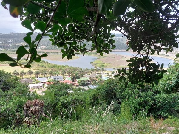 986 m² Land available in Great Brak River