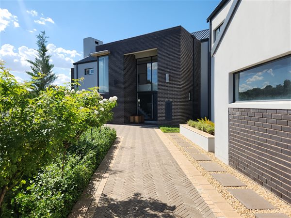 5 Bed House in Somerton Estate