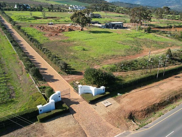 7 656 m² Land