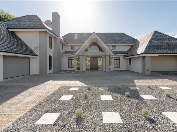 Paarl to Franschhoek: Property and houses for sale | Page 26