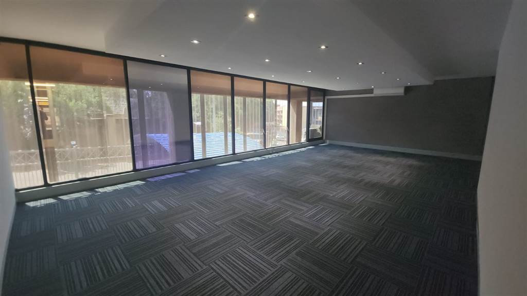 175  m² Commercial space in Lynnwood photo number 7