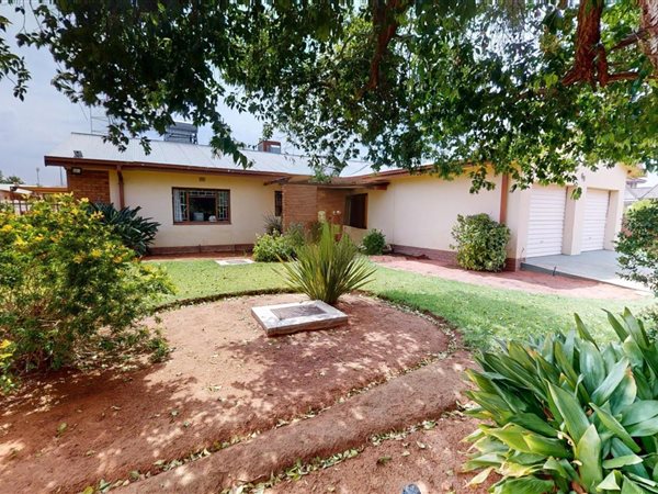 5 Bedroom House 5 Bedroom House