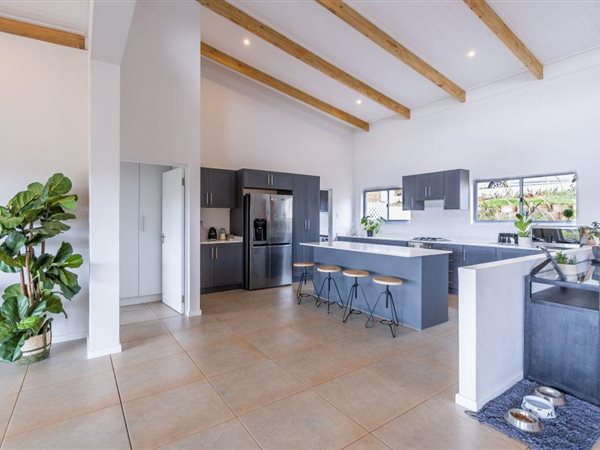 4 Bedroom House 4 Bedroom House