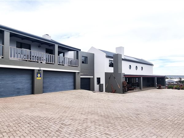 6 Bed House in Myburgh Park