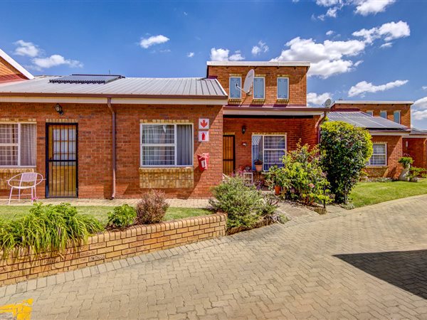 3 Bedroom Townhouse 3 Bedroom Townhouse