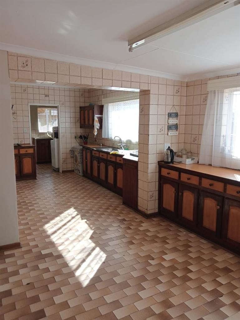 5 Bed House in Riebeeckstad photo number 3