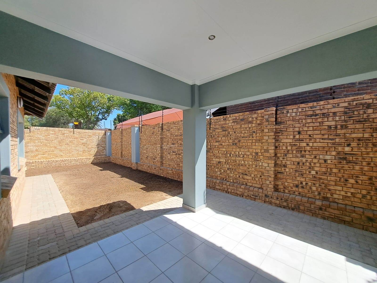 2 Bed Townhouse in Brackendowns photo number 15