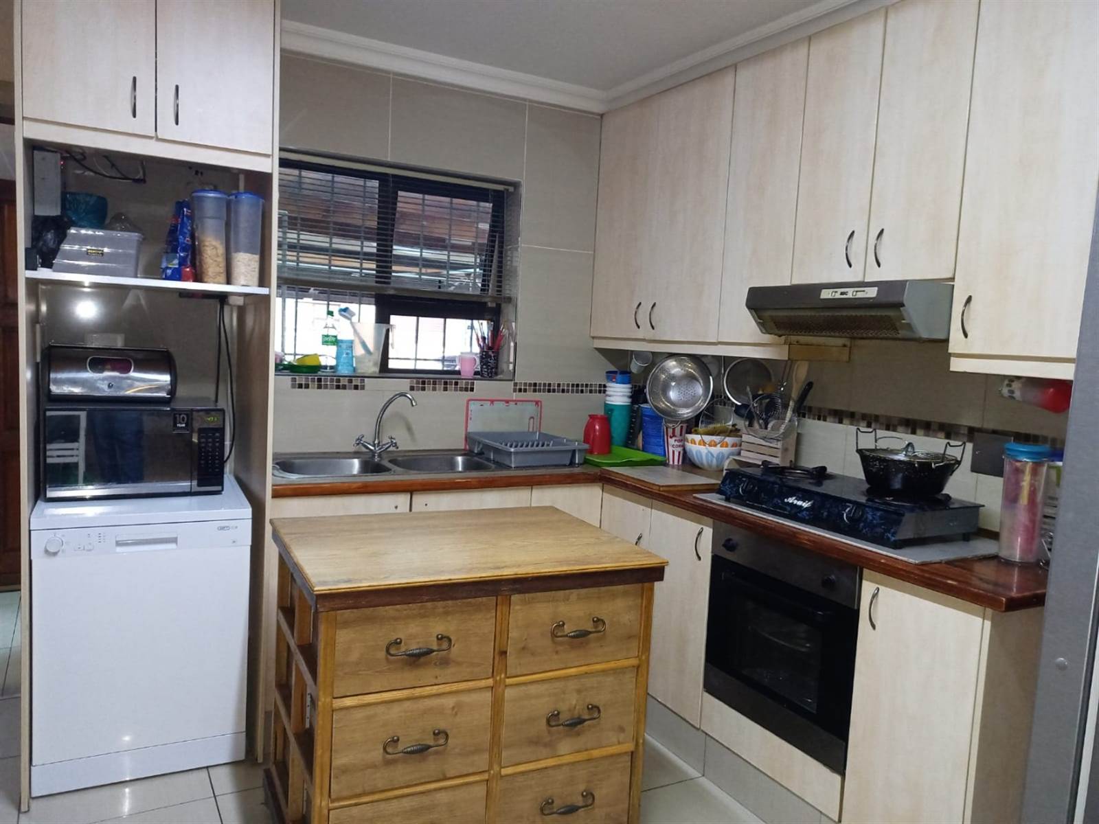 3 Bed House in Mitchells Plain Central photo number 4