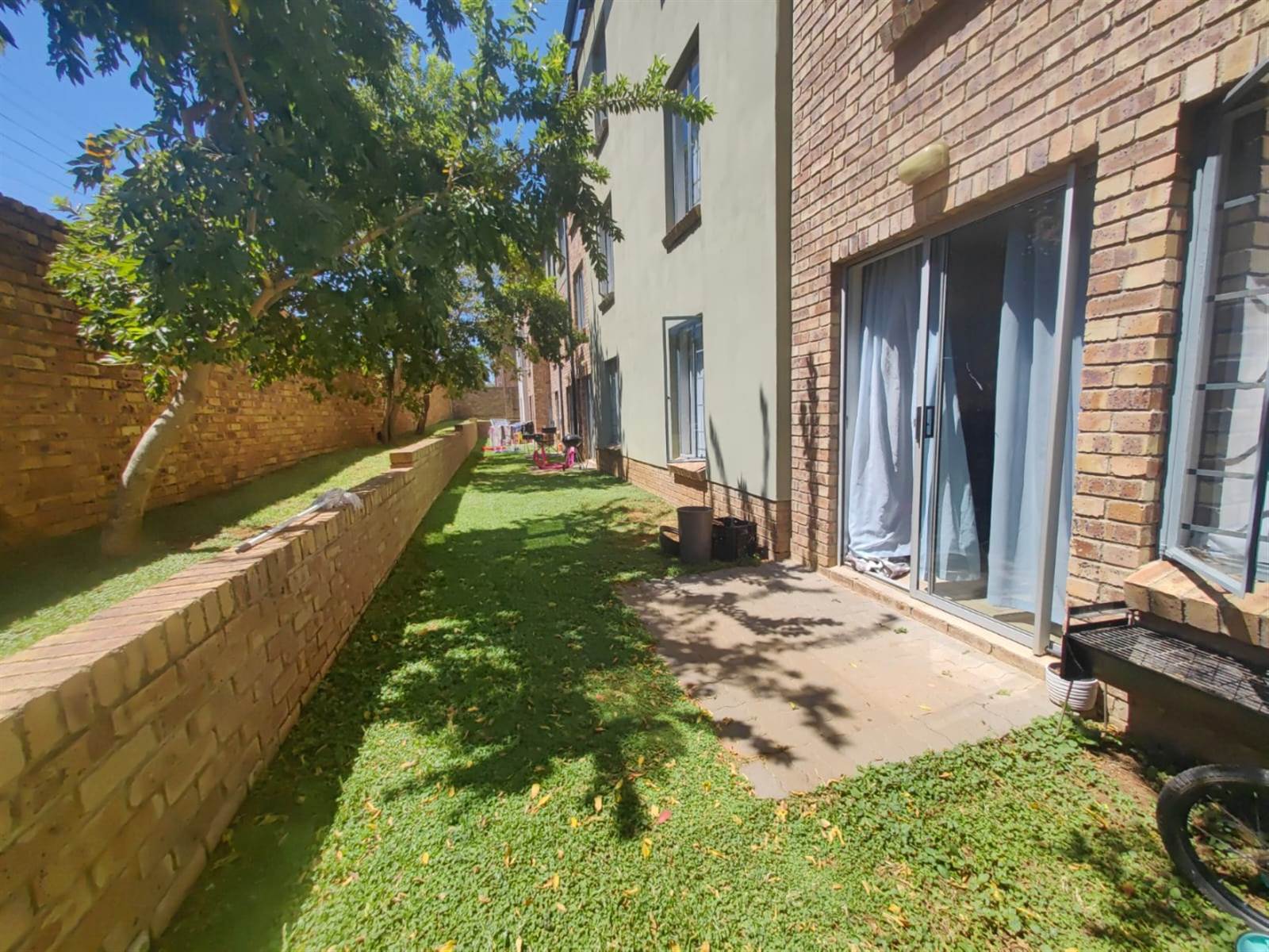 2 Bed Apartment in Rooihuiskraal North photo number 23