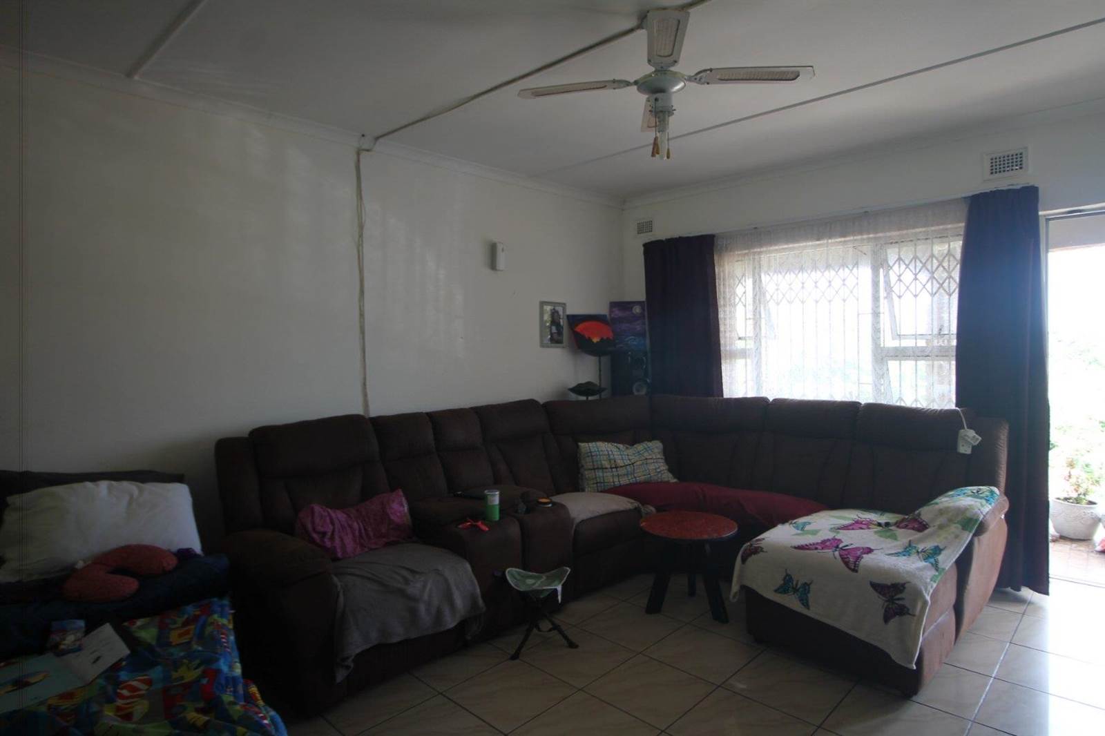 4 Bed House in Tongaat Central photo number 3